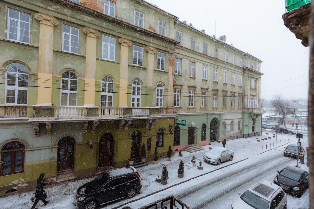 Apartments On Teatralna 26 Lviv Exterior photo